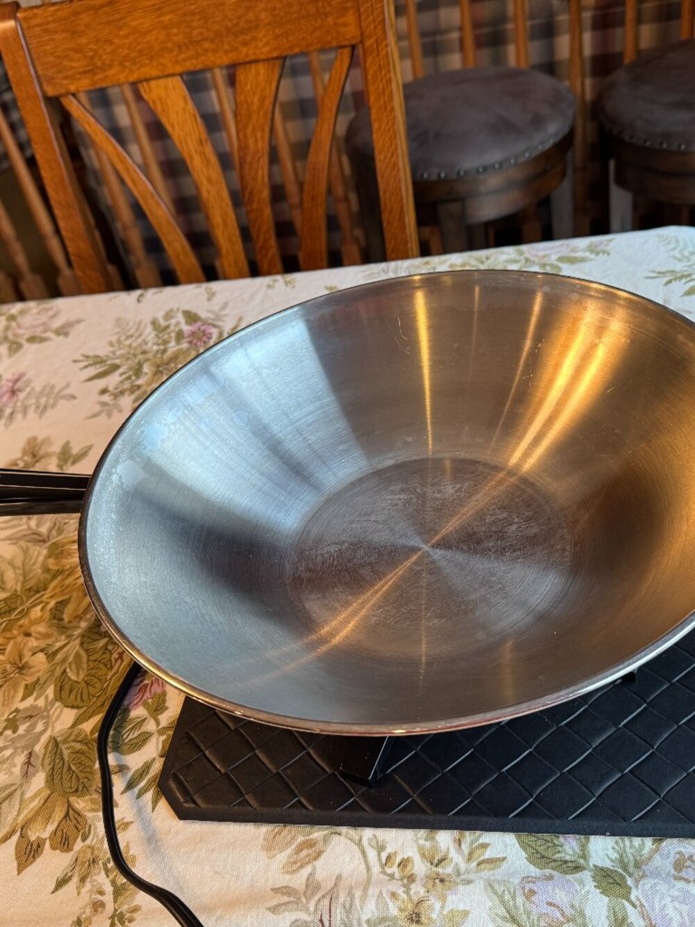 Farberware Stainless Steel Electric Wok with Lid  and Cord Model FSW200Wok
